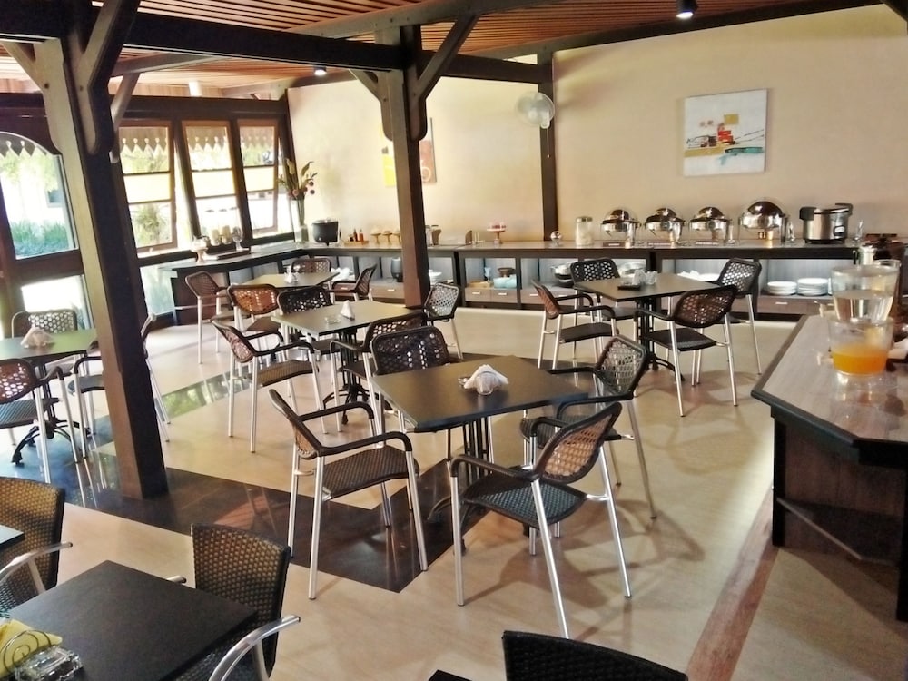 ARSELA HOTEL PANGKALAN BUN 32/42