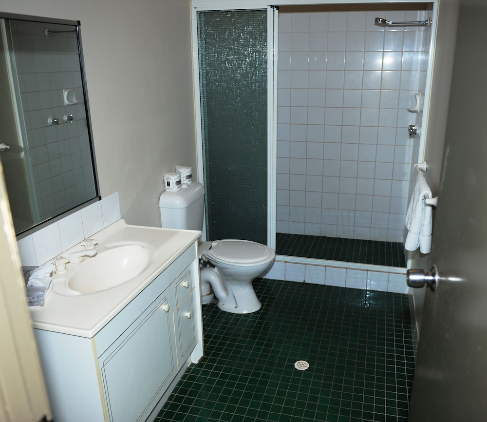 Allen Hotel 13/69