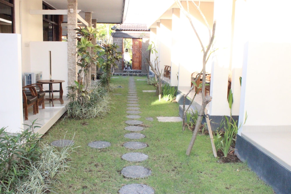 Blanjong Home Stay 46/48