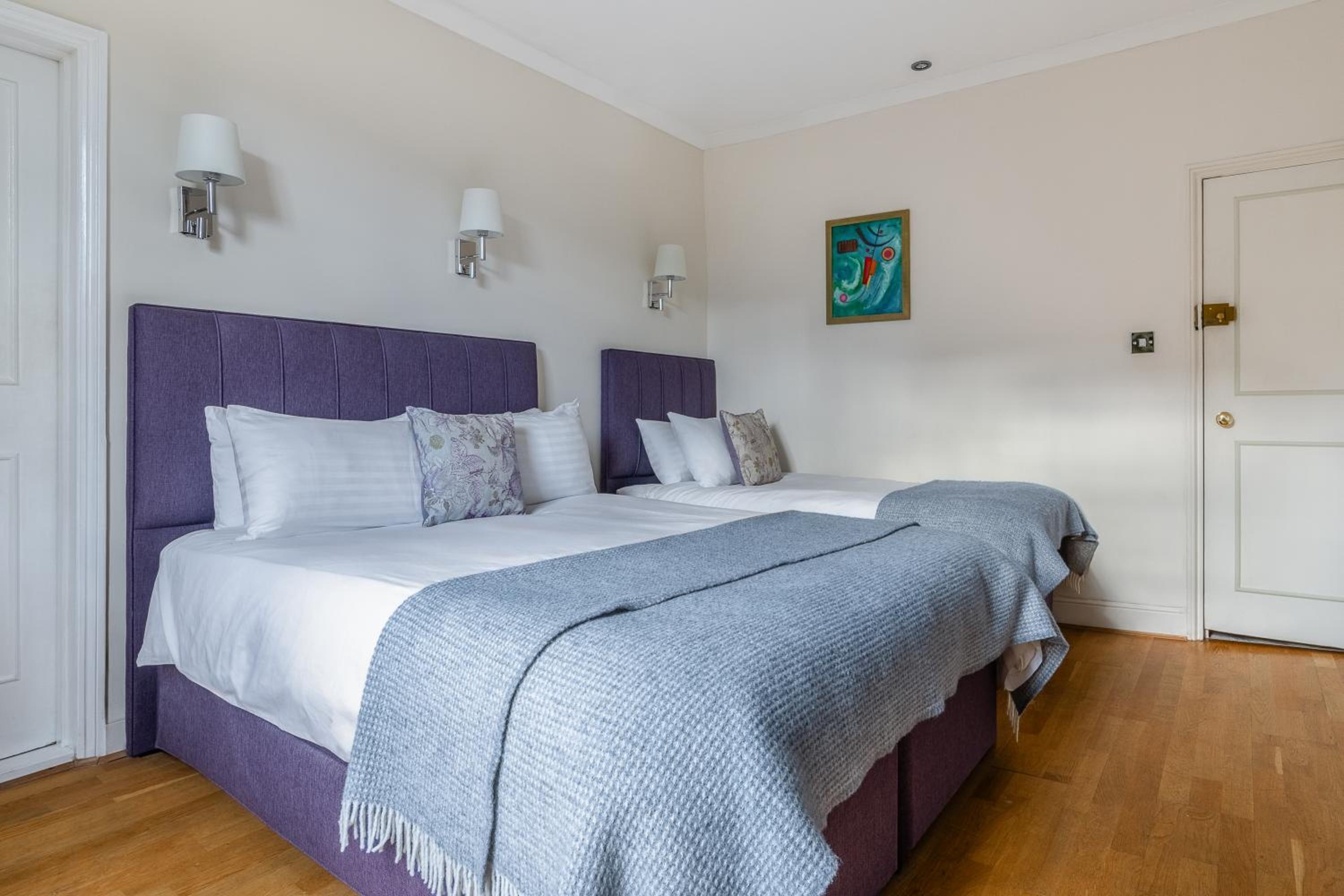 Harlingford Hotel 17/50