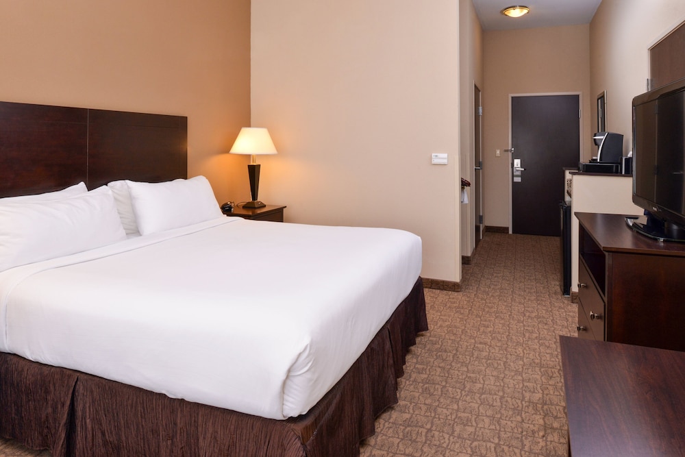 Holiday Inn Express Hotel And Suites Bridgeport 10/50