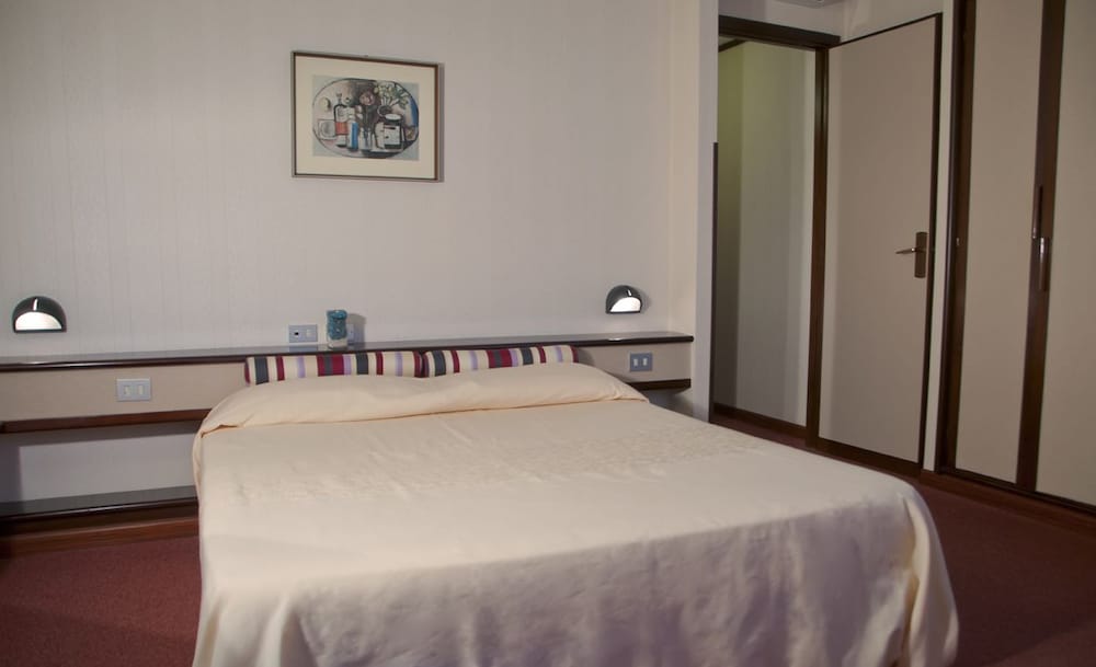 ITALIA CAGLIARI HOTEL 18/50