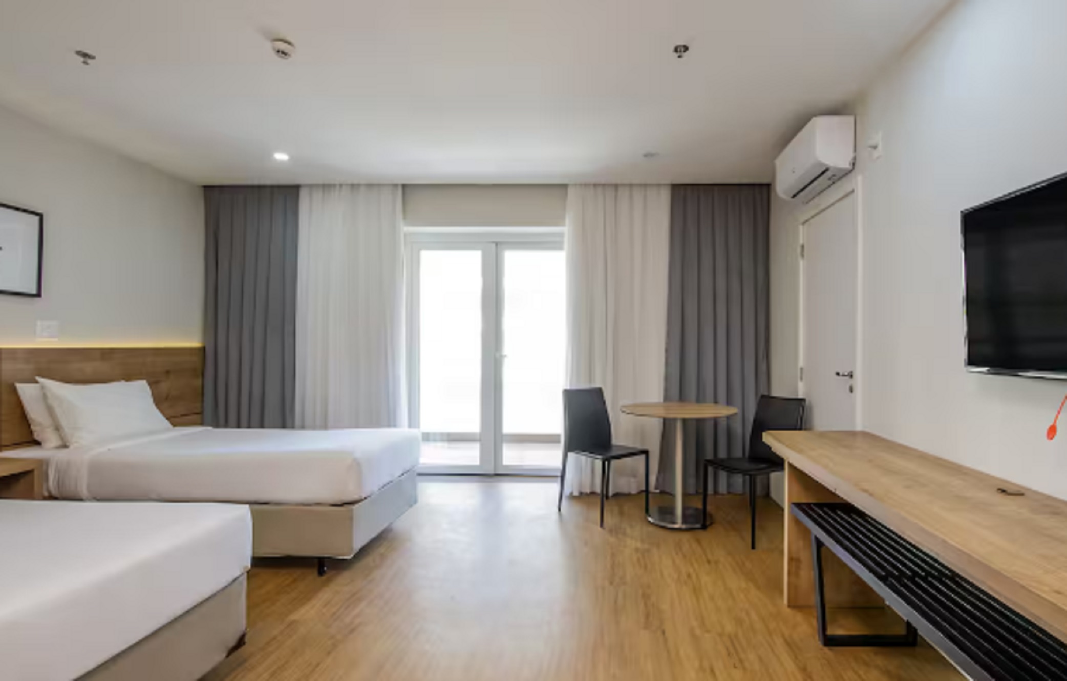Luxury, Single, Twin Beds, Balcony