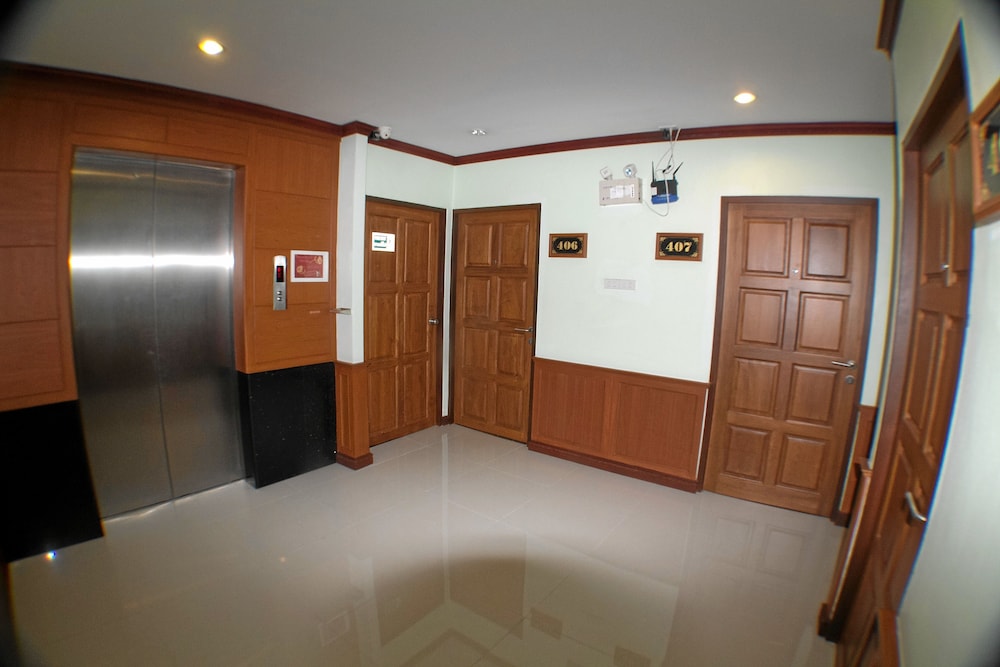 Sky Suites 23/35