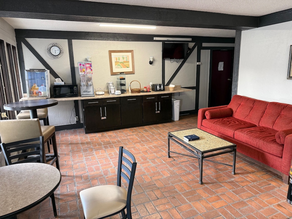 Americas Best Value Inn Webster City 44/53