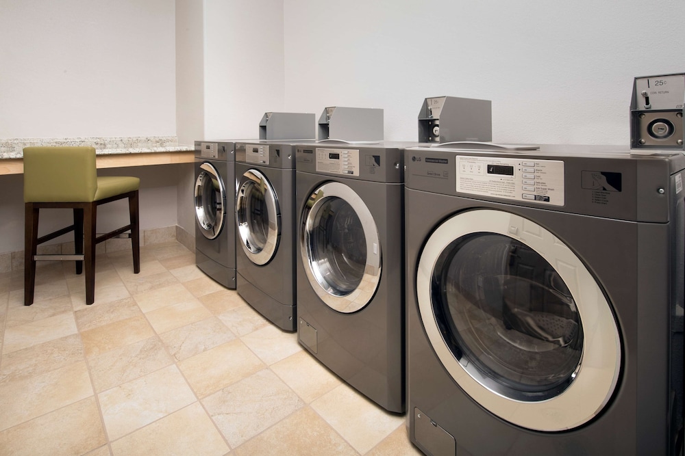 Country Inn & Suites by Radisson, Humble IAH East 12/31