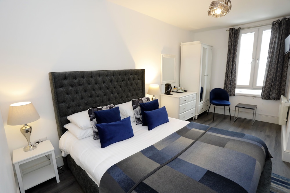 Bexley Village Hotel 20/50