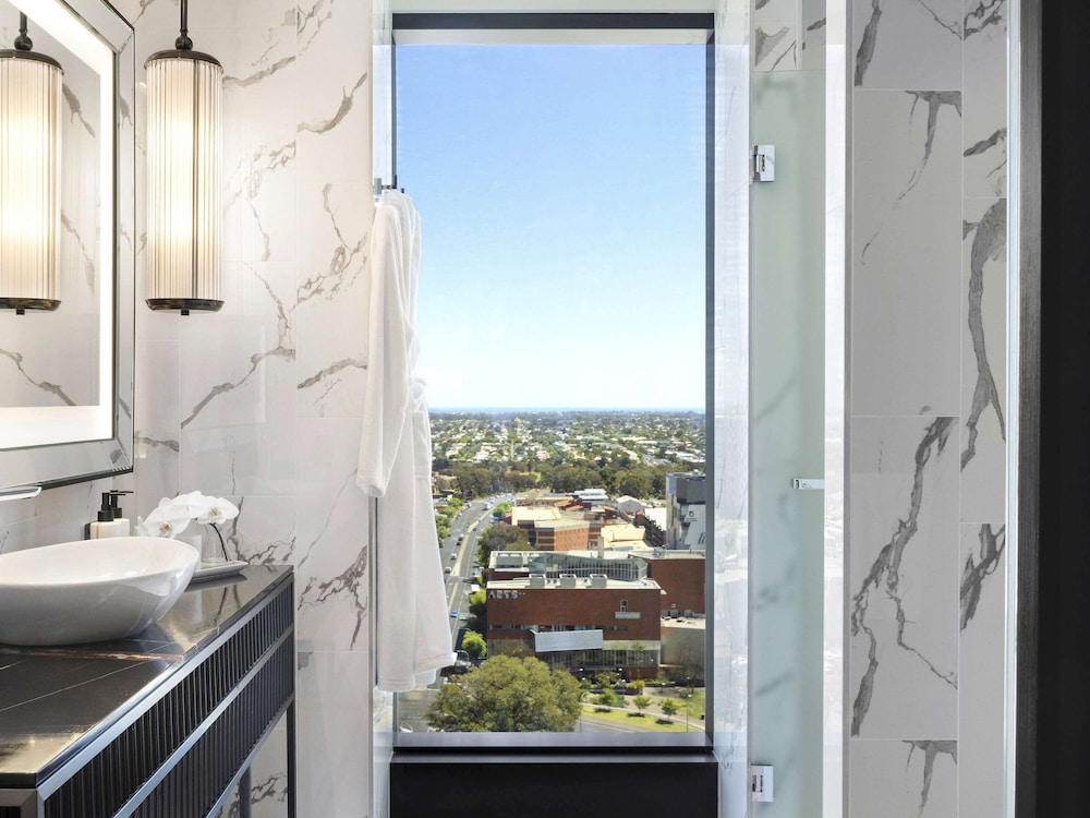 Sofitel Adelaide 24/73