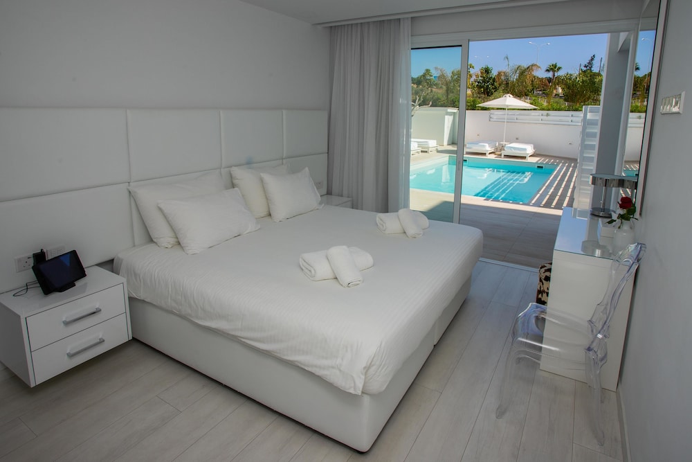 GARDEN SUITE, PRIVATE POOL