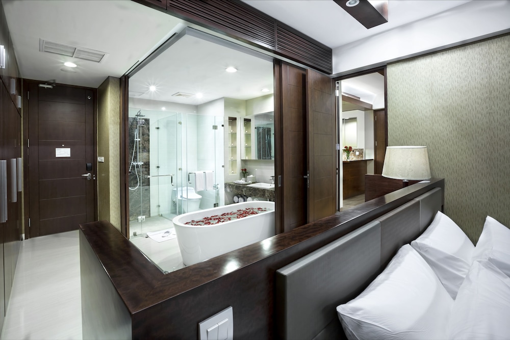 R Hotel Rancamaya 6/40