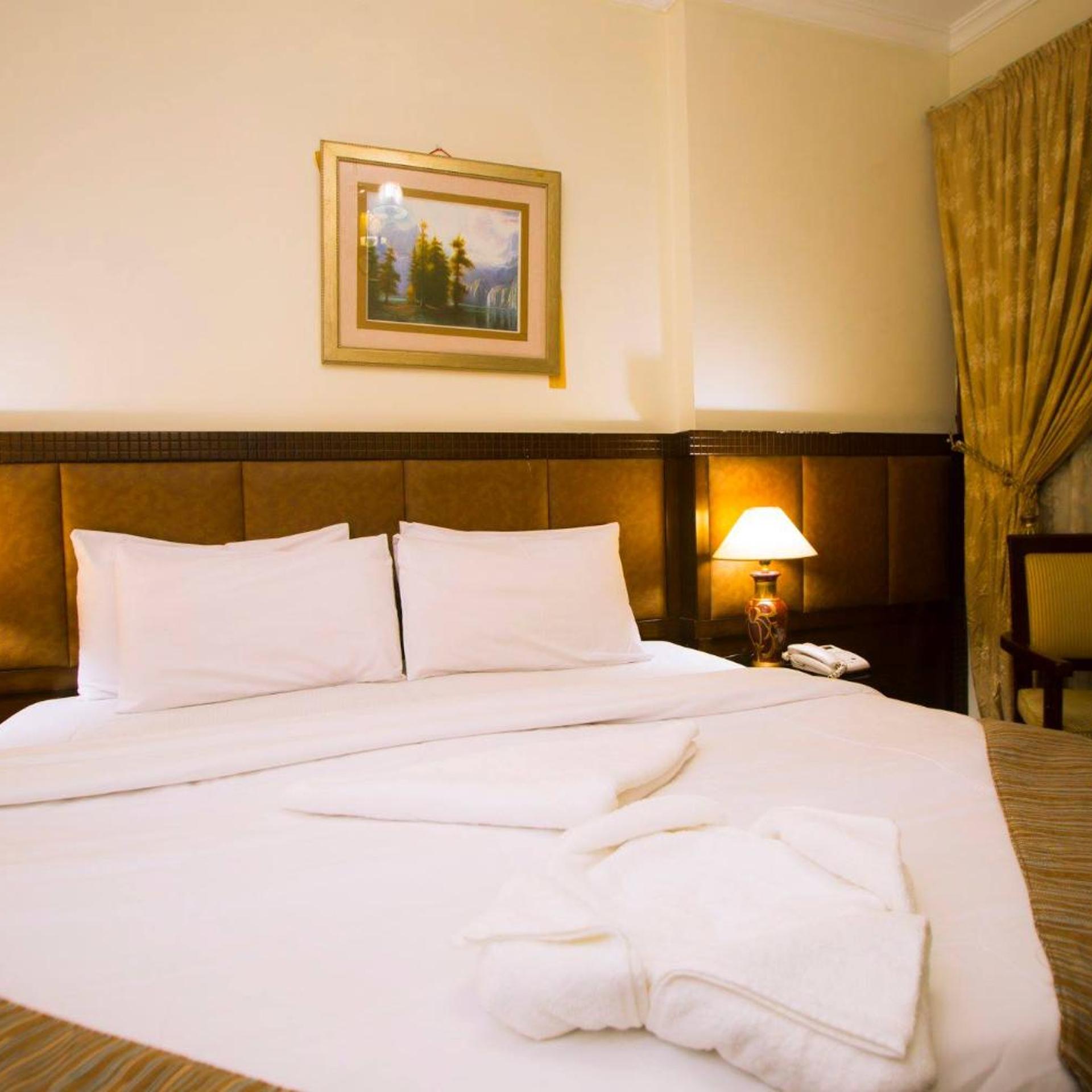 Anwar Al-Zahra Hotel 18/30