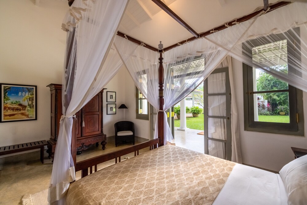 Taru Villas Mawella 12/50