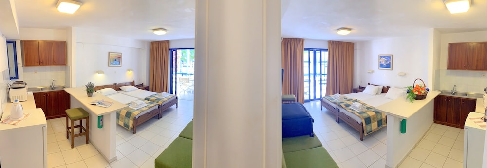 Kassavetis Center Hotel Studios and Apartments 23/61