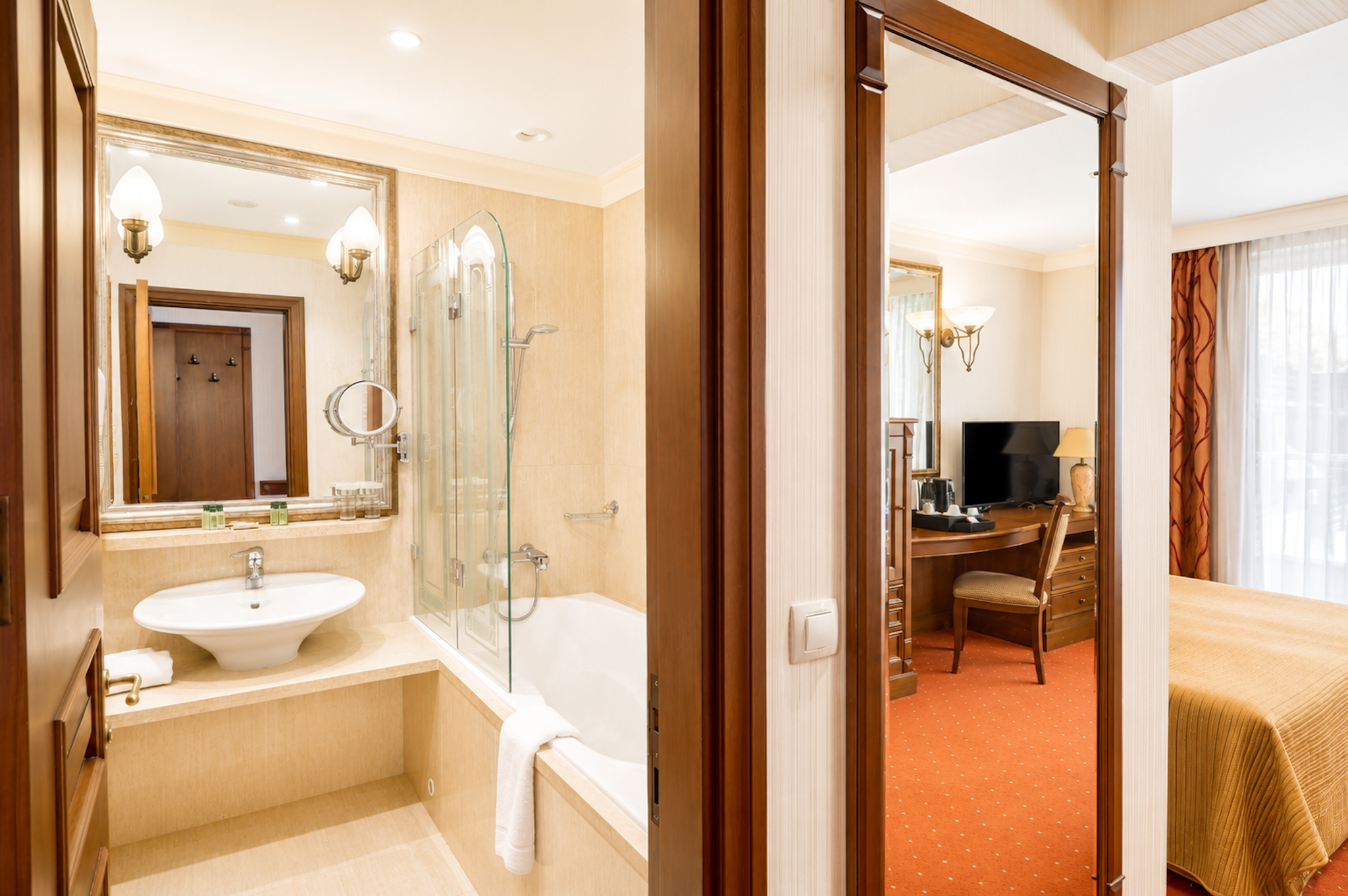 Crystal Palace Boutique Hotel 68/68