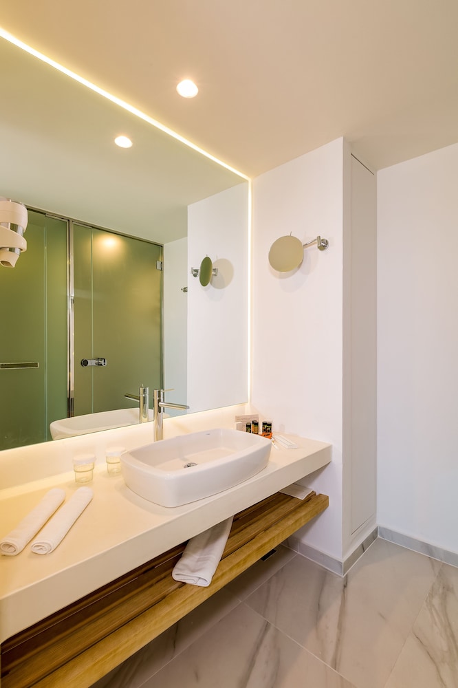 Samian Mare Hotel Suites & Spa 73/80