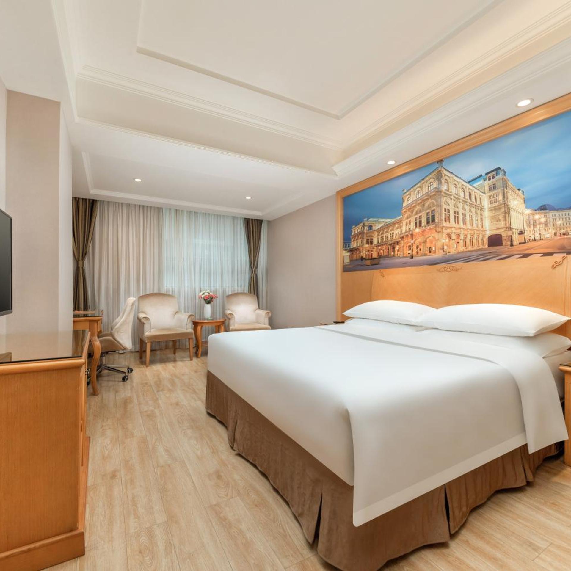 Vienna Hotel Shenzhen (Fuyong Metro Station Branch) 16/48