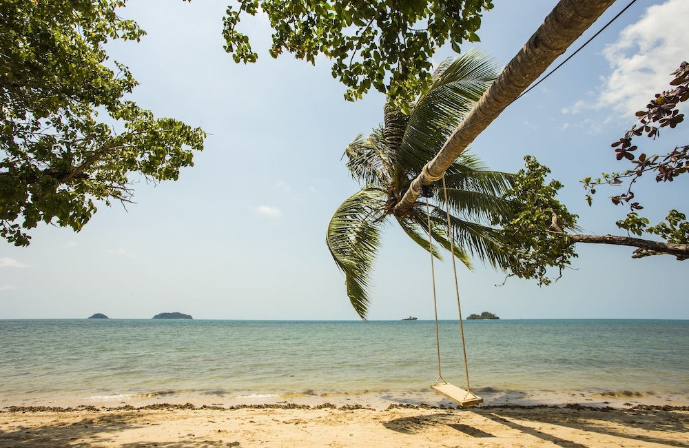 Gajapuri Resort Spa 71/76