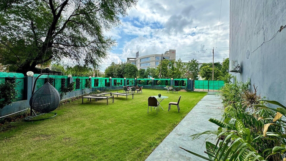 Posh Garden Inn Gurgaon 43/50