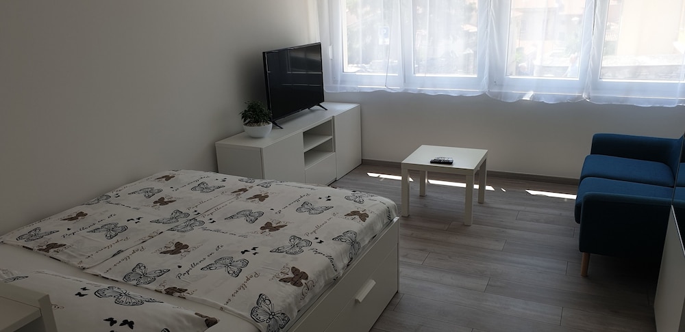 ROOM, QUEEN BED, ANNEX