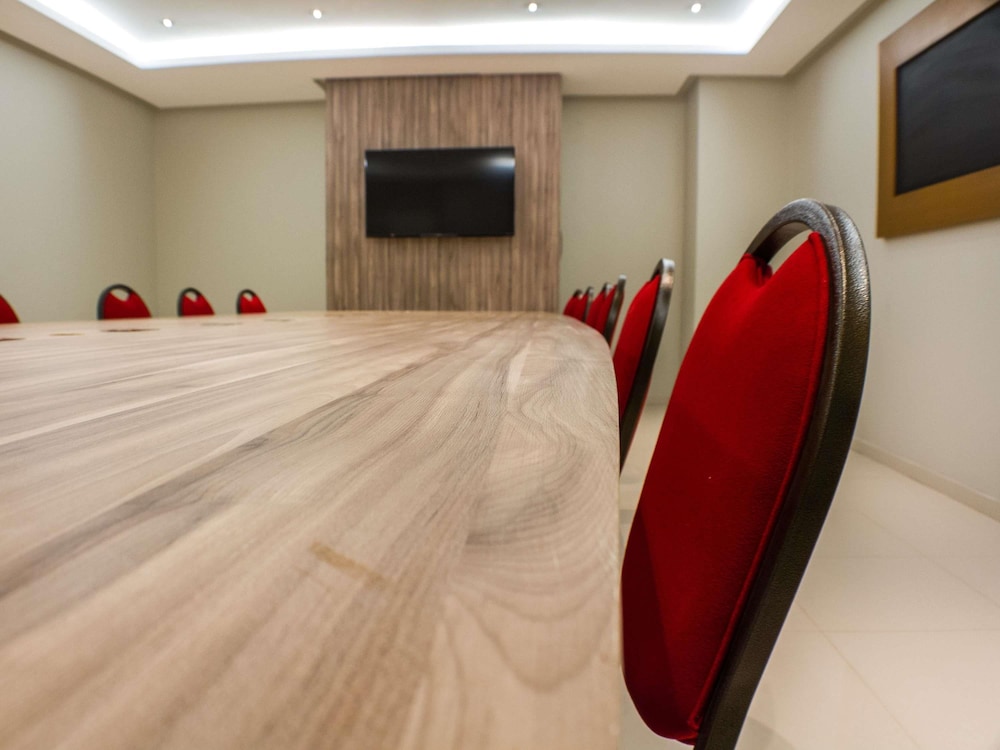 Ibis Imperatriz 30/70