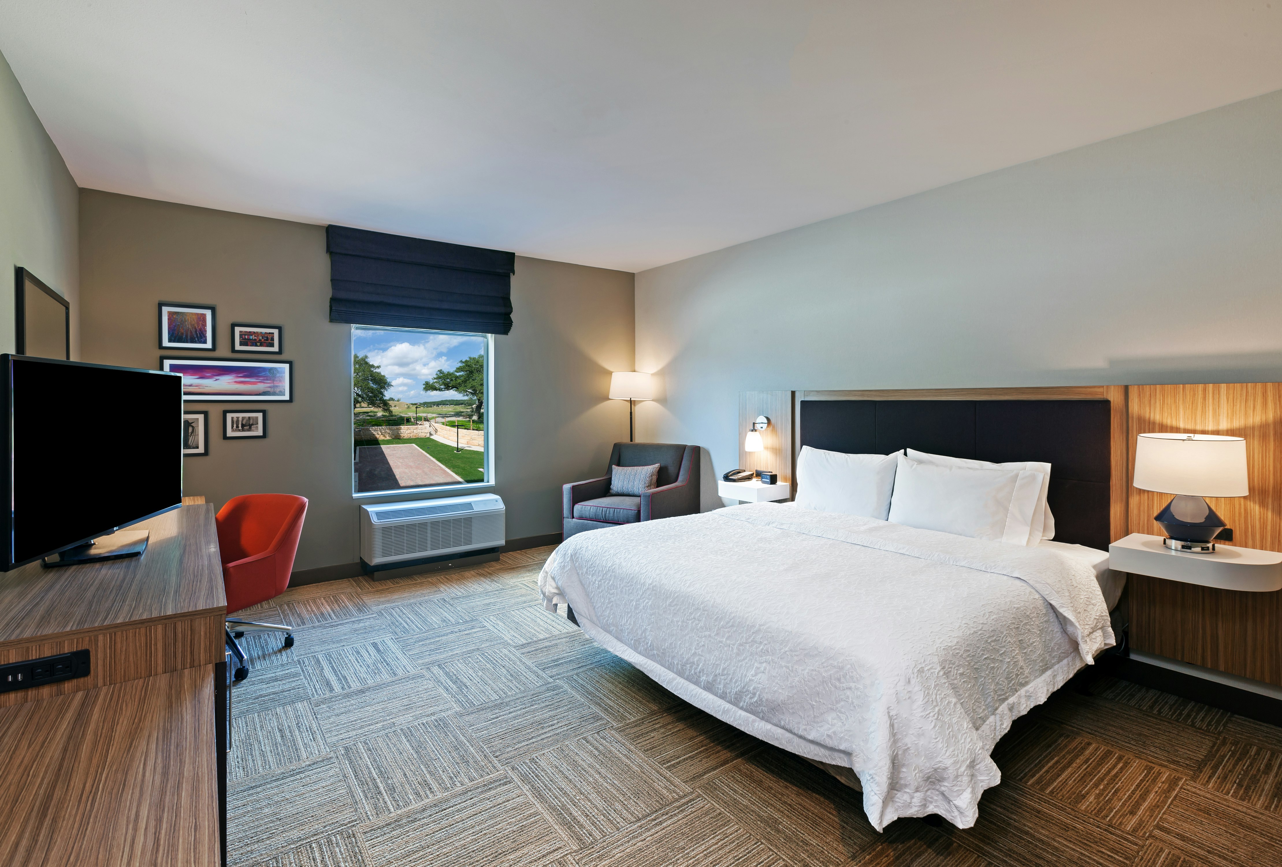 ROOM, KING BED, ACCESSIBLE