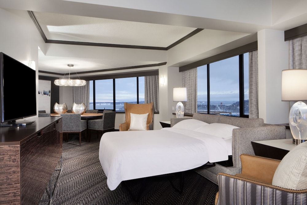 Junior Suite, King Bed, Sofa
