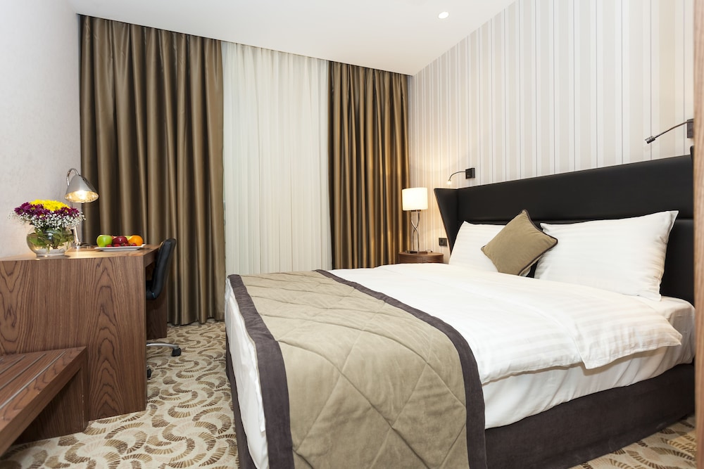 STANDARD, DOUBLE BED