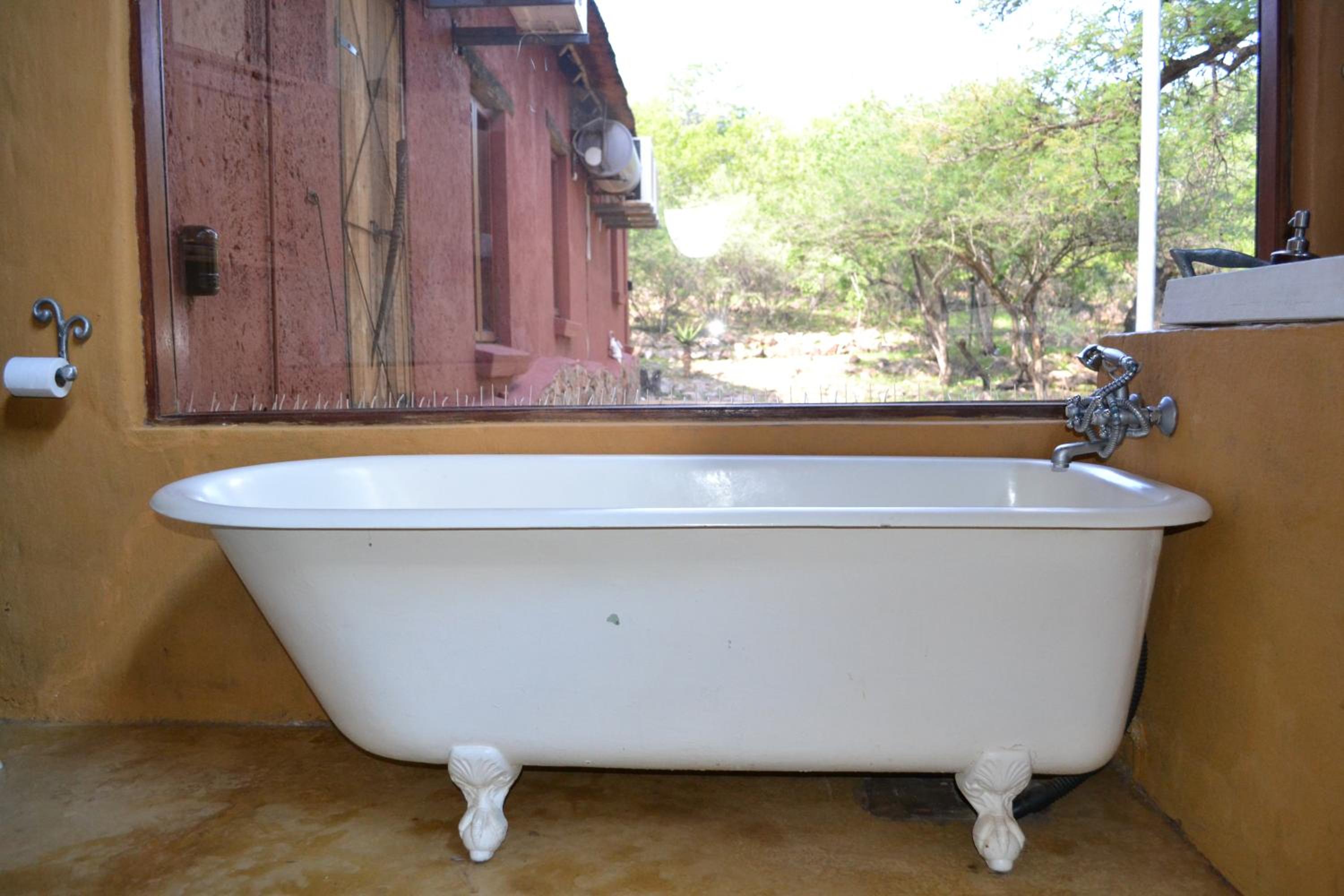 KweKwe Private Game Lodge 10/19