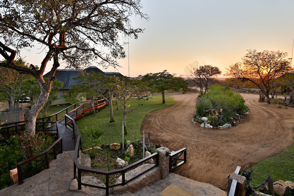 Makumu Private Game Lodge 37/50