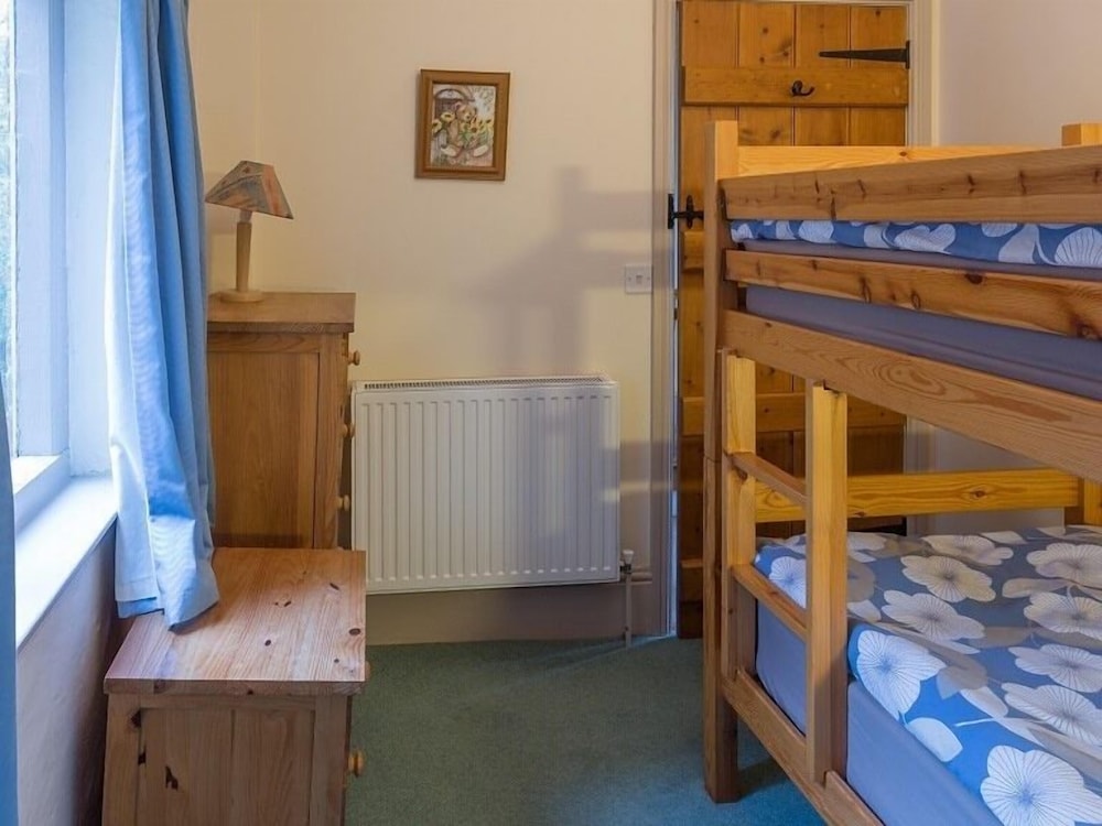 Marshwood Farm B&B And Shepherds Hut 31/33