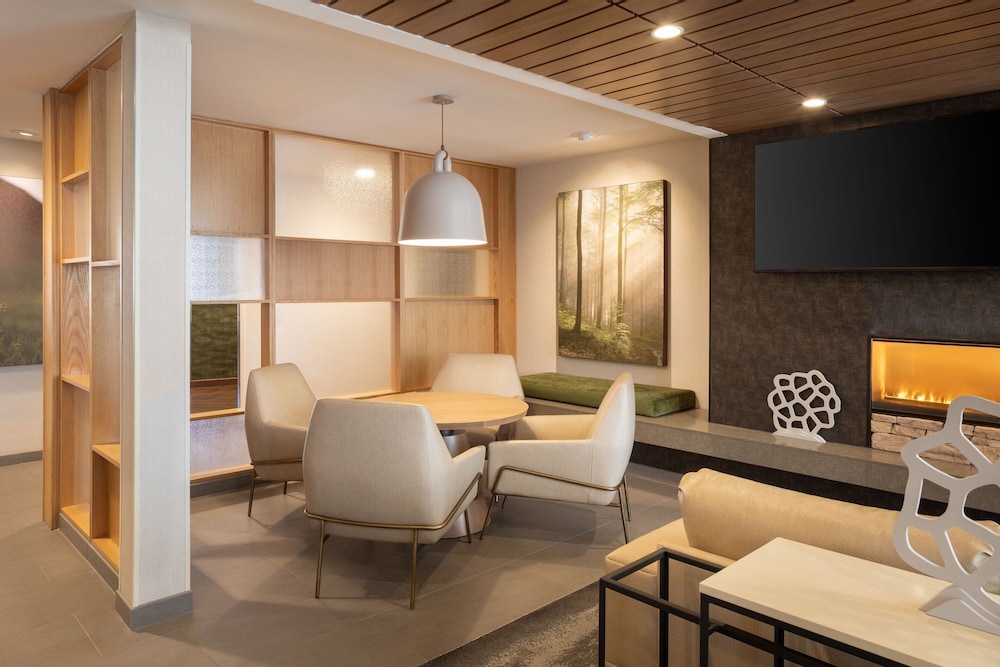 Fairfield Inn & Suites by Marriott Fresno North/Shaw Avenue 10/20