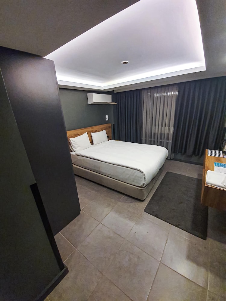 ECONOMY, DOUBLE OR TWIN BED, GROUND FLOOR