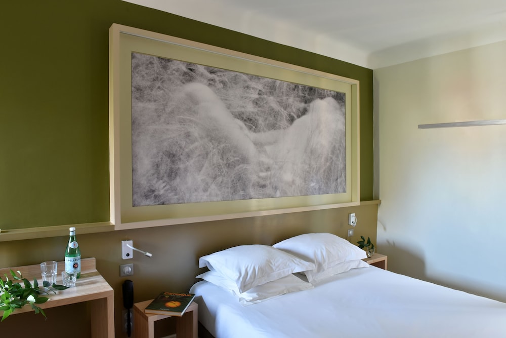 غرفة رباعية بأربعة أسرّة