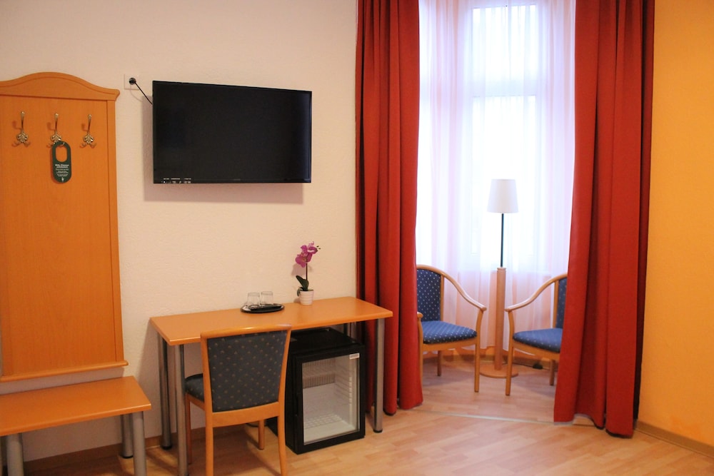 HOTEL WEIDENHOF 39/47