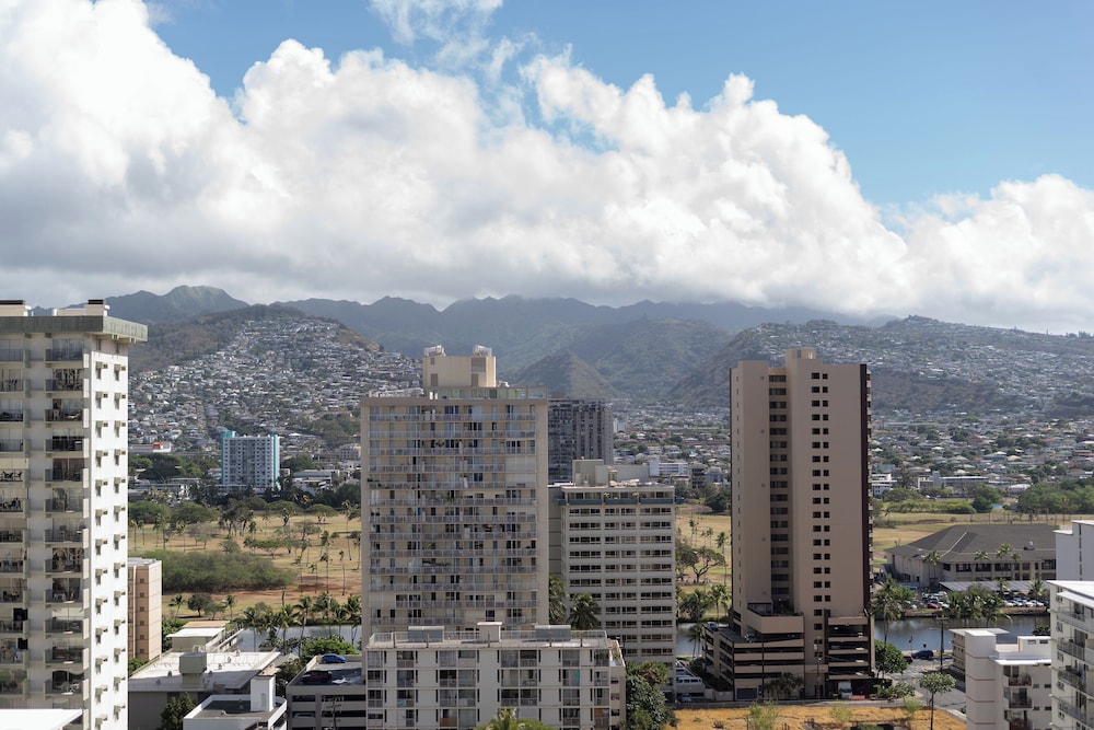 Waikiki Resort Hotel 67/69