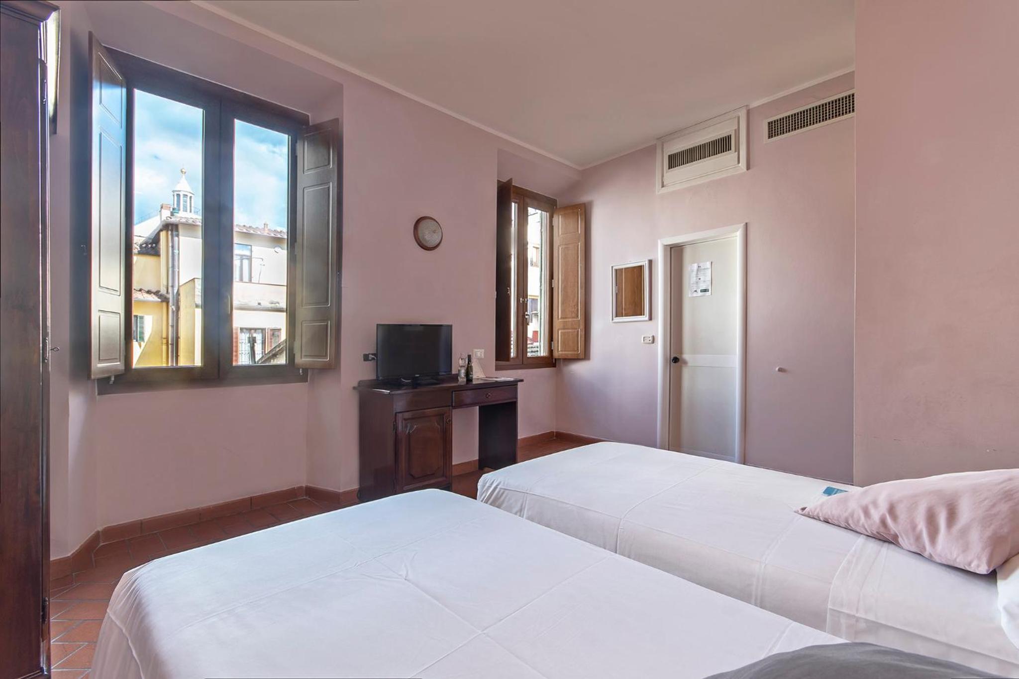 Room, Double Bed, Side Duomo View