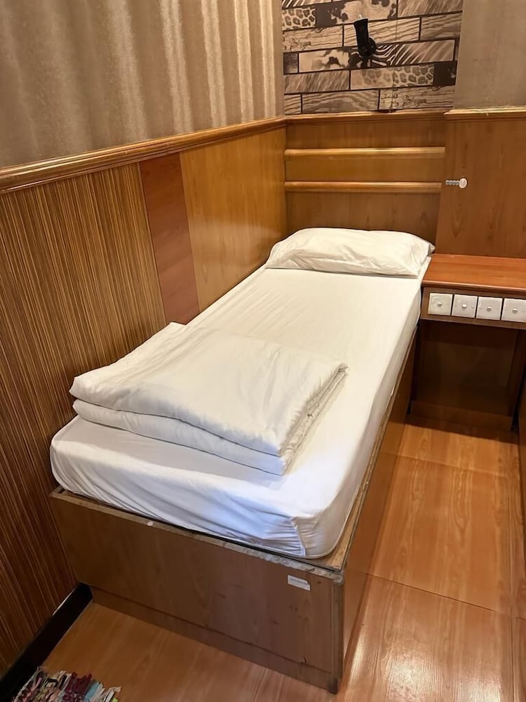 Kowloon New Hostel 31/35