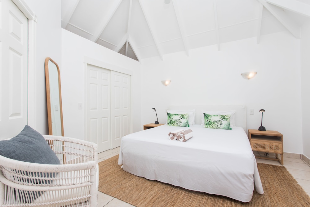 1 BEDROOM, PREMIUM, VILLA, BEACH FRONT