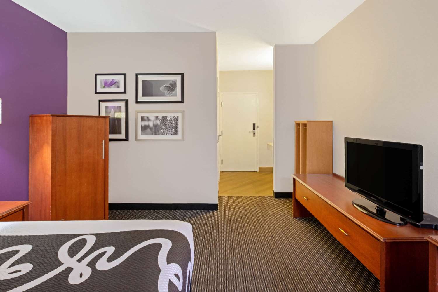 La Quinta Inn & Suites by Wyndham Miami Airport East 46/52