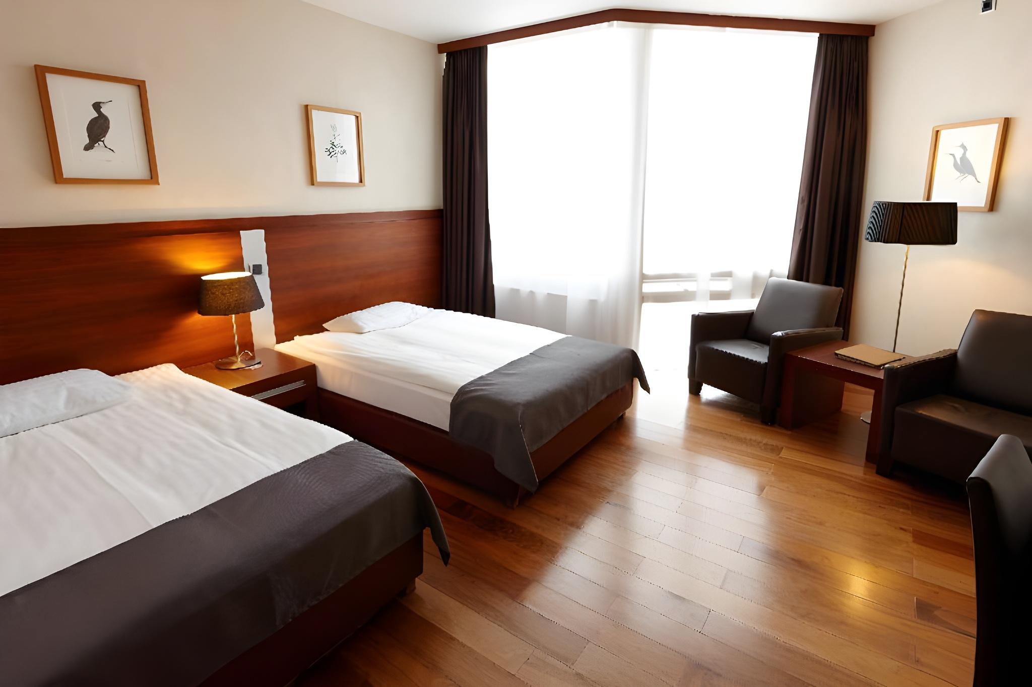 Room, Atrium View