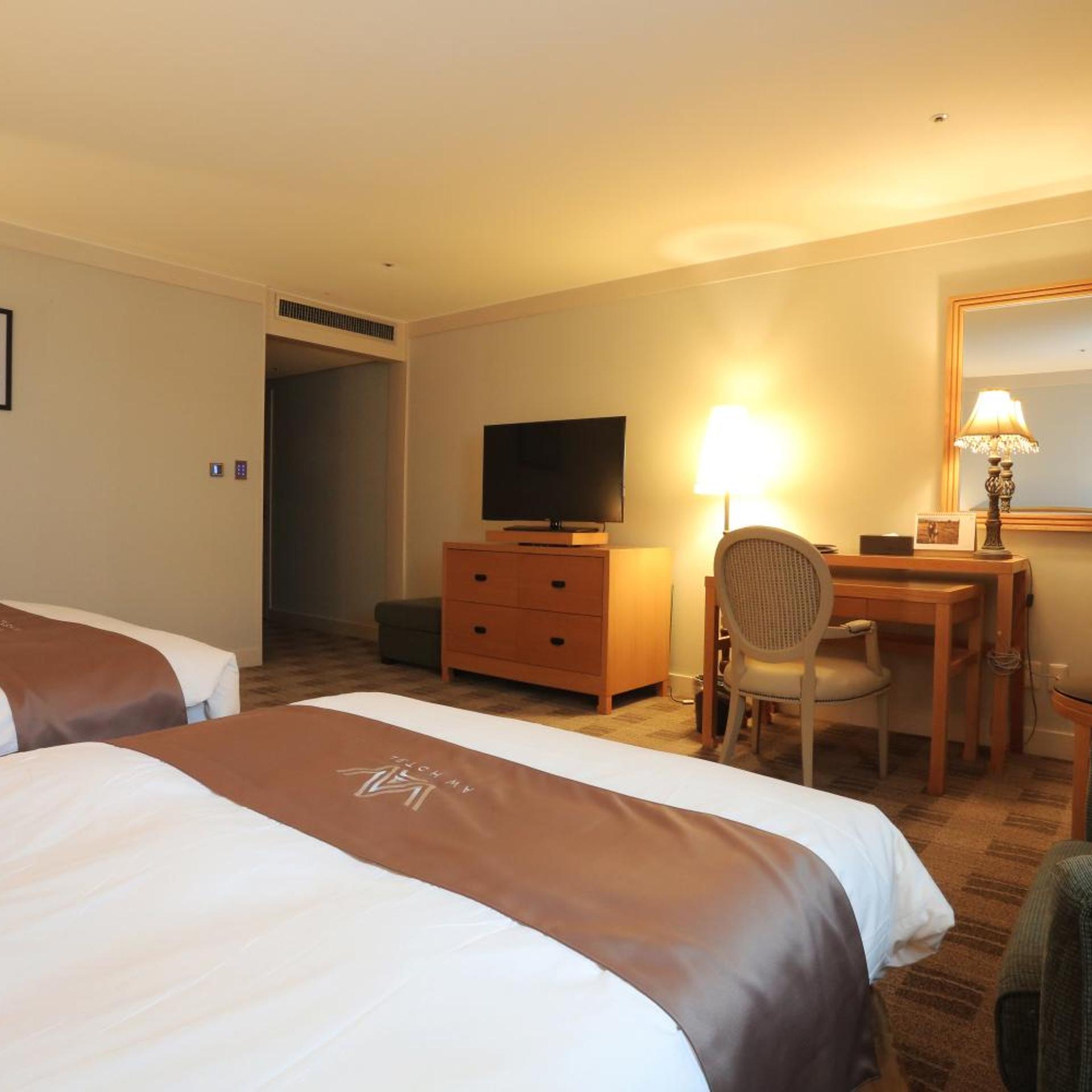 DELUXE, DOUBLE BED