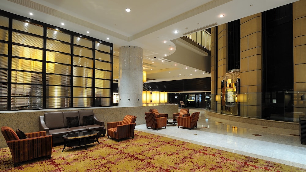 Intercontinental Shanghai Pudong 11/78