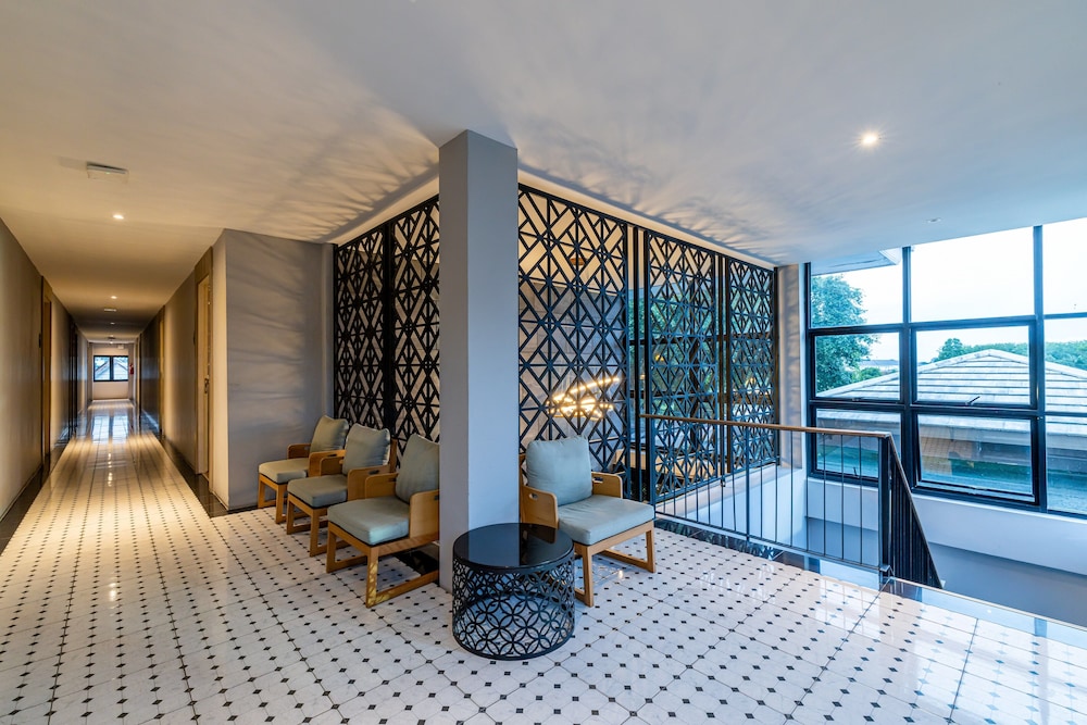 The Lake Chalong Resort 36/65