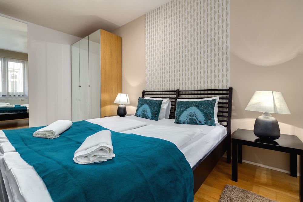 Quality Point Apartment 13/44