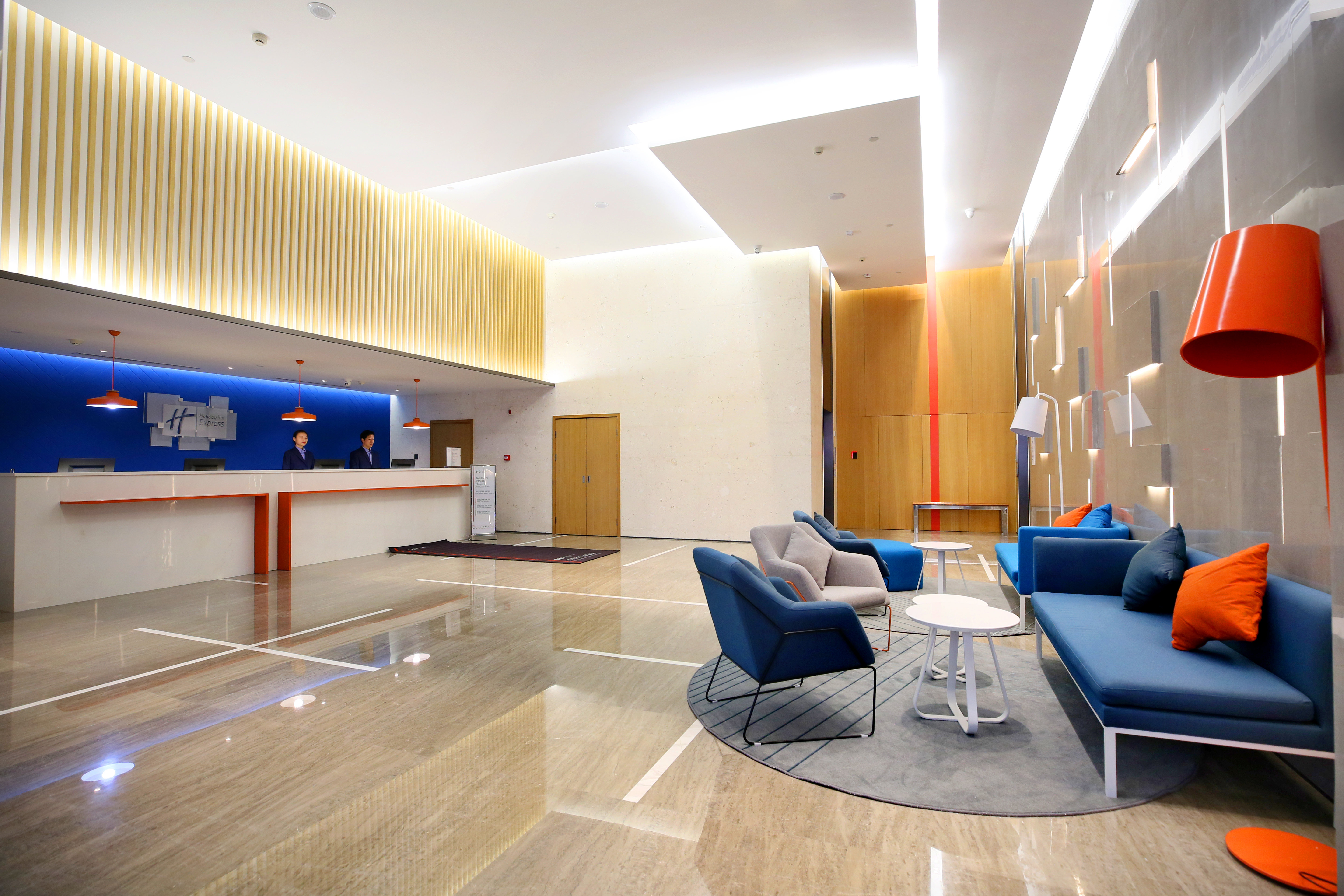 Holiday Inn Express Chengdu North Railway Station 46/68
