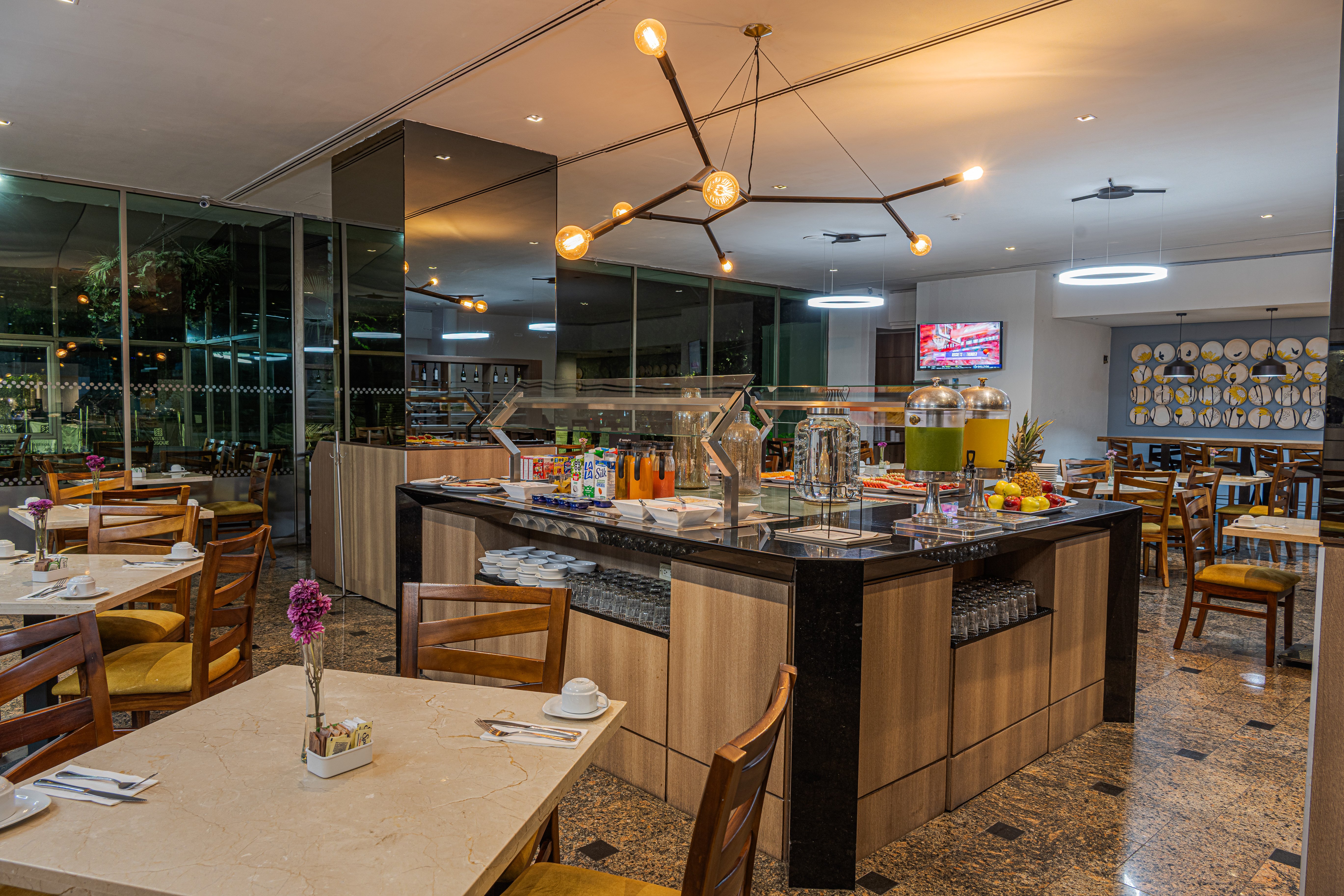 HOLIDAY INN SELECT GUADALAJARA 58/72
