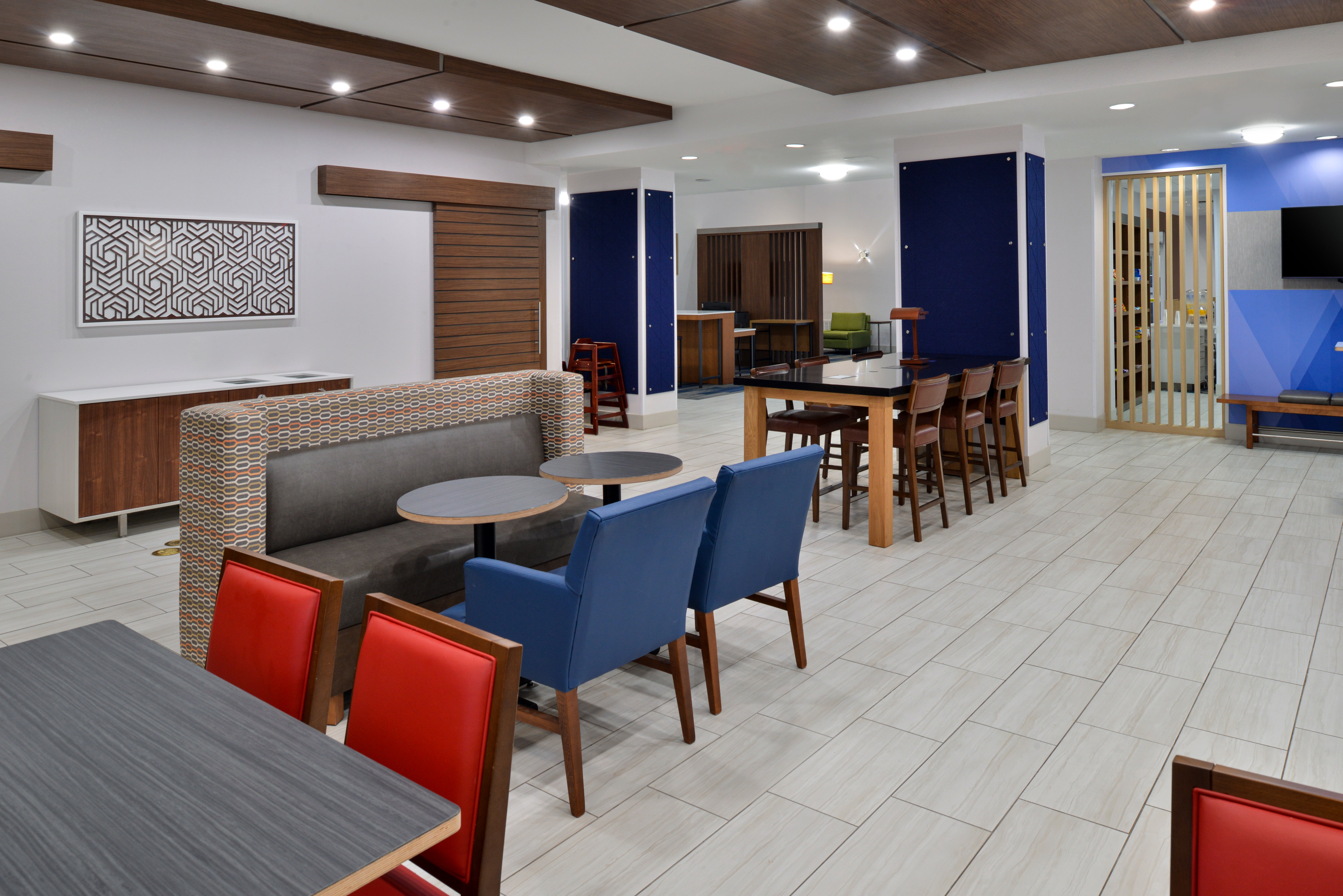 Holiday Inn Express & Suites Royse City - Rockwall, an IHG Hotel 43/70