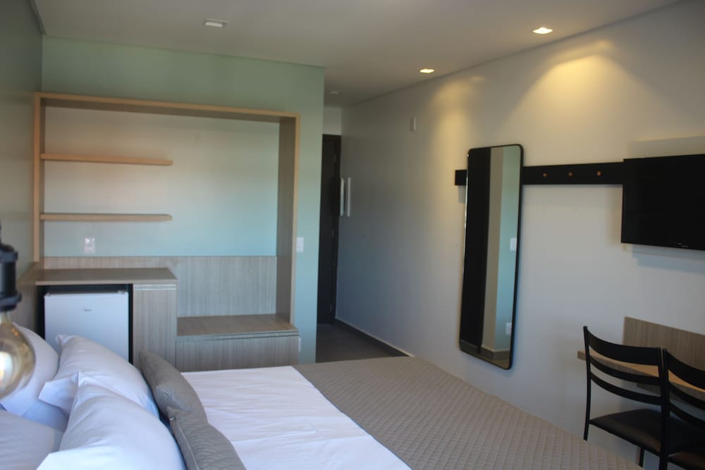 Room, Triple