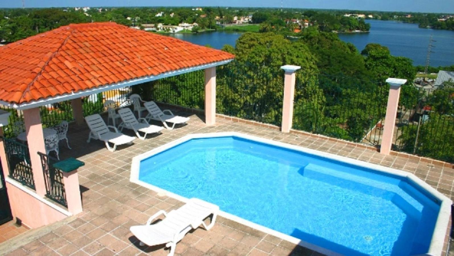 Hotel & Suites Real del Lago 44/51
