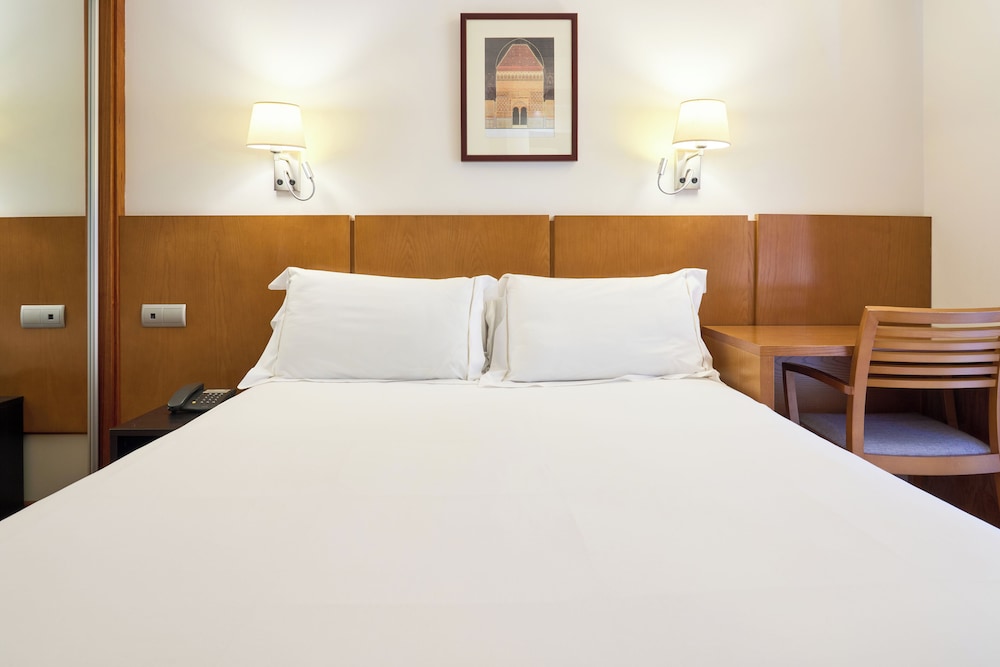 ROOM, SINGLE